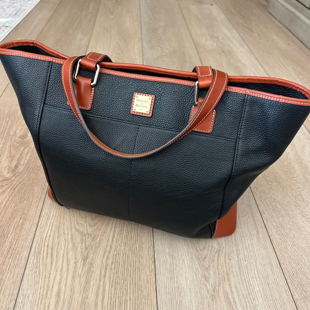 Dooney & Bourke NWT Newport Shoulder Tote Black Pebbled Leather Bag